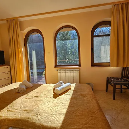 Guest house комплекс сборяна 3*